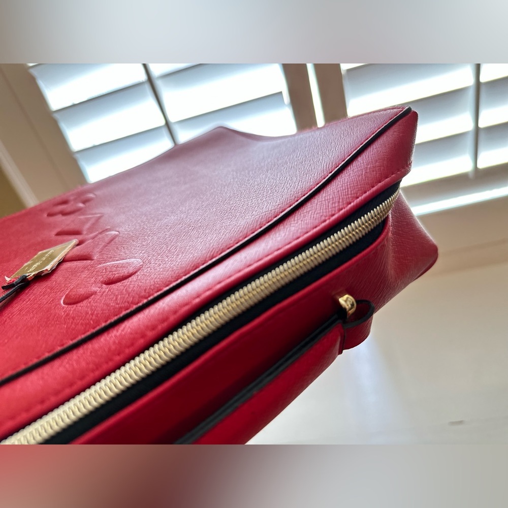 Estée Lauder carry on case